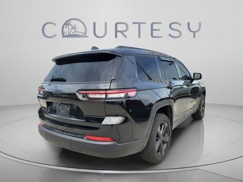 Used 2022 Jeep Grand Cherokee L Laredo RWD image 3