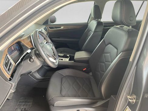 Used 2025 Volkswagen Atlas SE FWD image 20