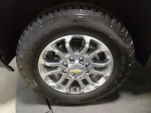 Certified 2025 Chevrolet Silverado 3500 LT w/ Z71 Chrome Sport Edition AWD/4WD image 33