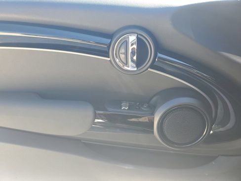 Used 2024 MINI Cooper S w/ Signature Upholstery Package FWD image 27