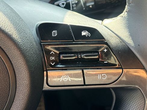 Used 2025 Hyundai Elantra Sport FWD image 29