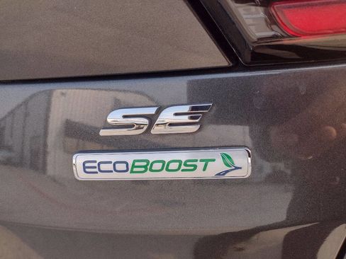 Used 2017 Ford Escape SE image 8