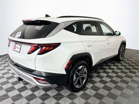 Certified 2025 Hyundai Tucson SEL AWD/4WD image 9