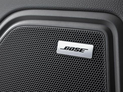 New 2026 Porsche Macan image 7