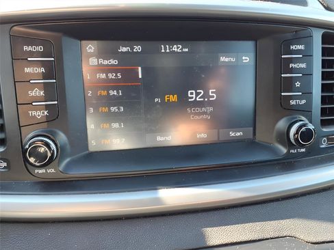 Used 2019 Kia Sorento LX image 27