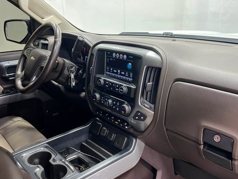 Used 2018 Chevrolet Silverado 1500 LTZ Z71 w/ LTZ Plus Package AWD/4WD image 19