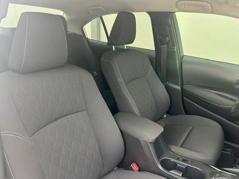 Used 2025 Toyota Corolla LE FWD image 10