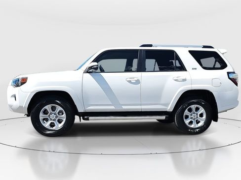Certified 2022 Toyota 4Runner SR5 Premium AWD/4WD image 8
