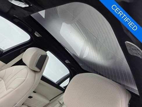 Certified 2023 BMW i7 xDrive60 AWD/4WD image 12
