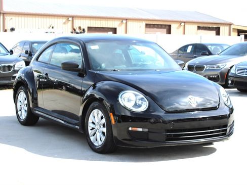 Used 2013 Volkswagen Beetle 2.5 image 9