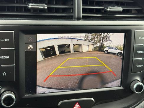 Used 2023 Kia Soul LX w/ LX Technology Package FWD image 18