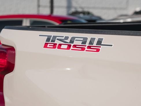 New 2026 Chevrolet Silverado 1500 Custom Trail Boss w/ LPO, Dark Essentials Package image 11