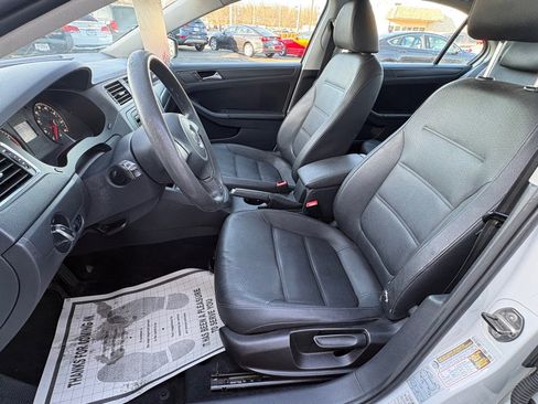 Used 2011 Volkswagen Jetta SE image 8