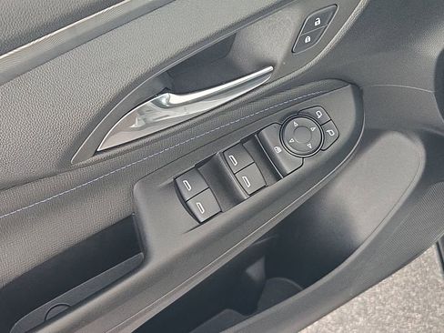 Used 2025 Buick Envista Sport Touring image 27