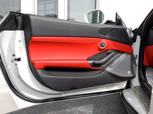 Used 2023 Ferrari Portofino M RWD image 23