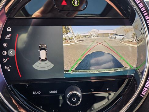 Used 2023 MINI Cooper 4-Door Hardtop image 24