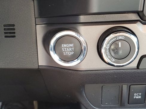 Certified 2023 Toyota Tacoma TRD Off-Road AWD/4WD image 29