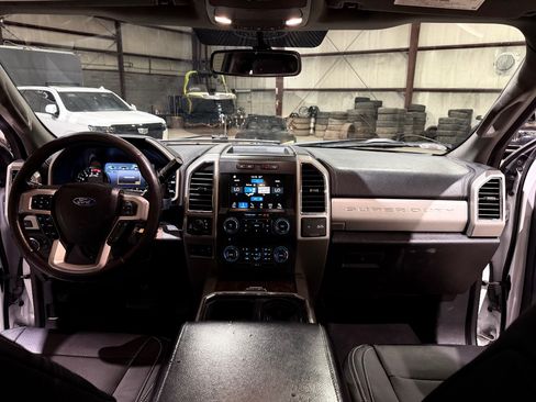 Used 2018 Ford F250 Lariat w/ Chrome Package AWD/4WD image 27