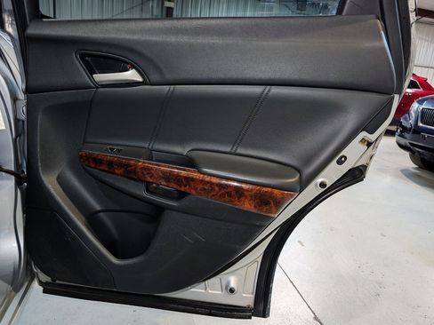 Used 2010 Honda Crosstour EX-L image 23