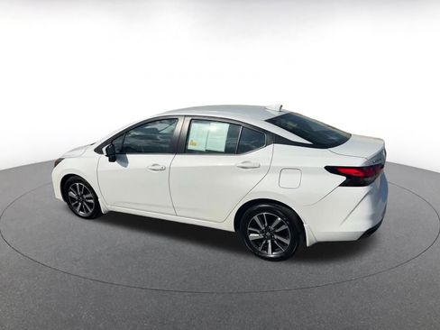 Used 2025 Nissan Versa SV w/ Trunk Package image 10