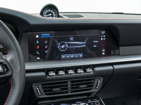 New 2026 Porsche 911 Carrera 4S image 25