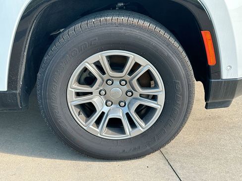 New 2024 Jeep Wagoneer 4WD w/ Convenience Group I image 10