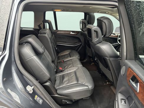 Used 2015 Mercedes-Benz GL 550 4MATIC image 37
