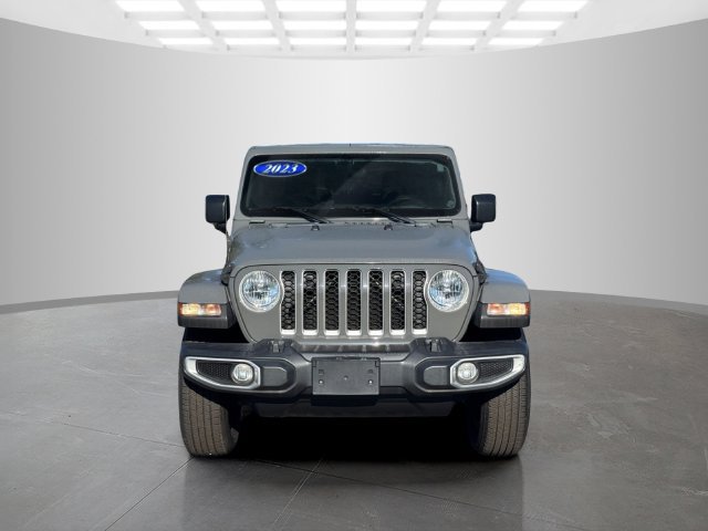 Certified 2023 Jeep Gladiator Overland AWD/4WD image 2