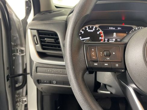 Used 2024 Nissan Rogue S FWD image 13