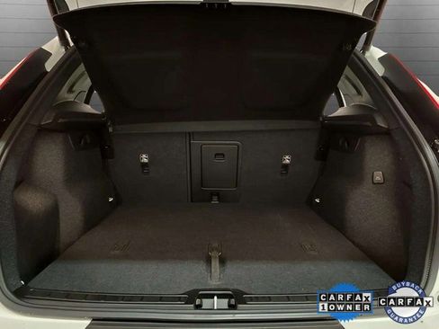 Used 2025 Volvo XC40 B5 Plus image 87