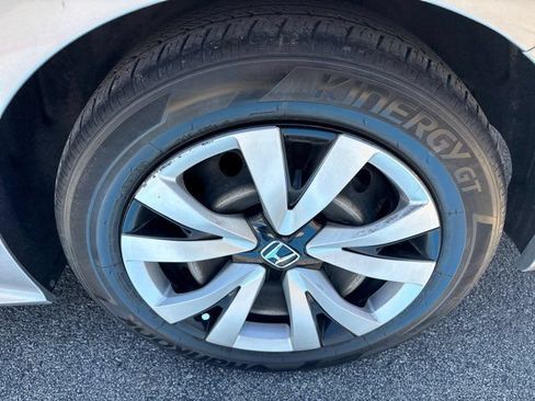 Used 2023 Honda Civic LX image 9