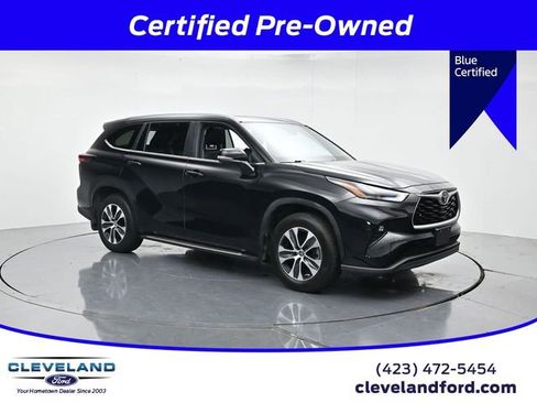 Used 2024 Toyota Highlander XLE AWD/4WD image 1