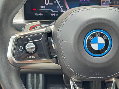 Used 2023 BMW i7 xDrive60 AWD/4WD image 25