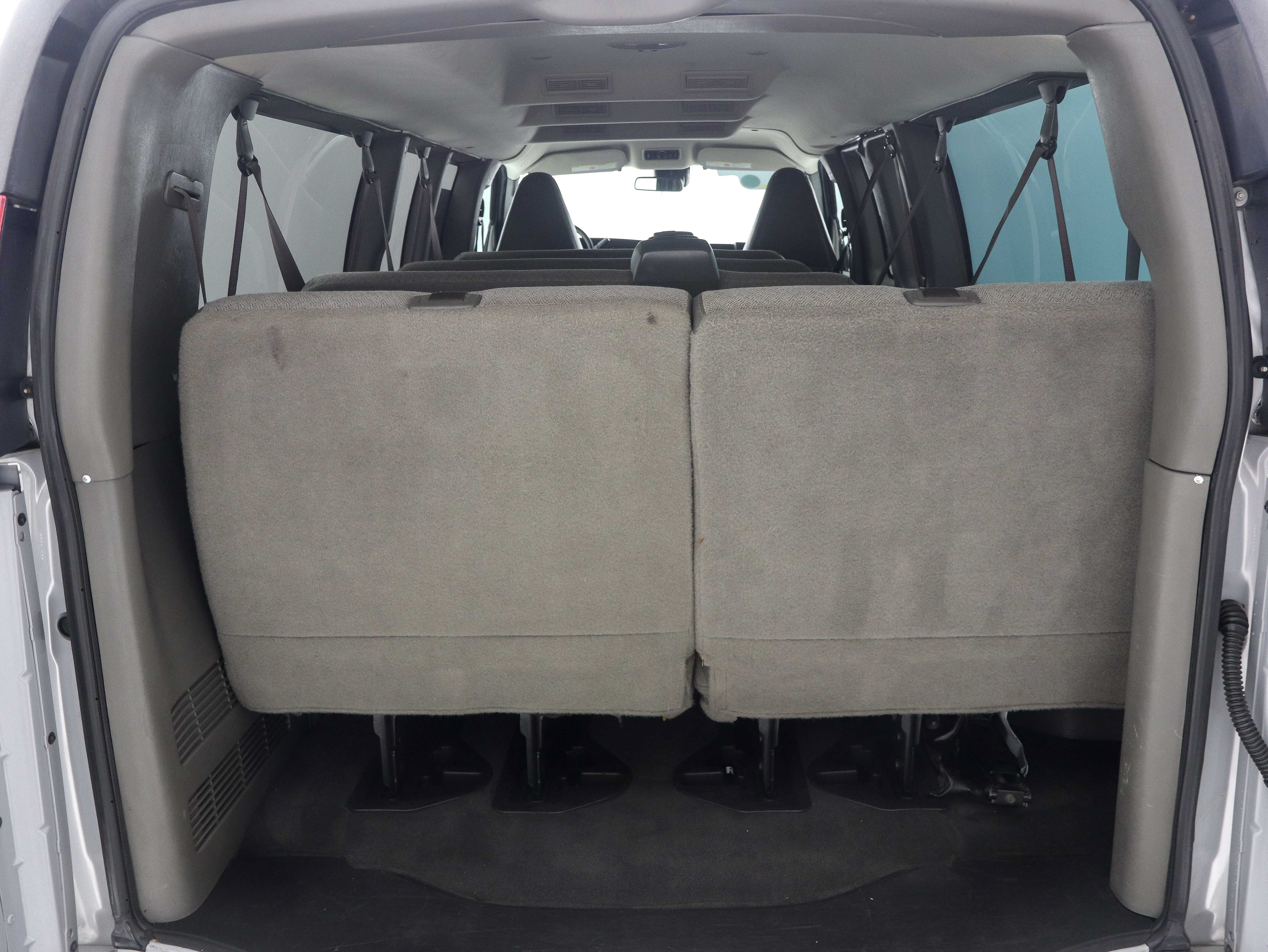 Used 2020 Chevrolet Express 3500 LT w/ LT Preferred Equipment Group RWD image 12