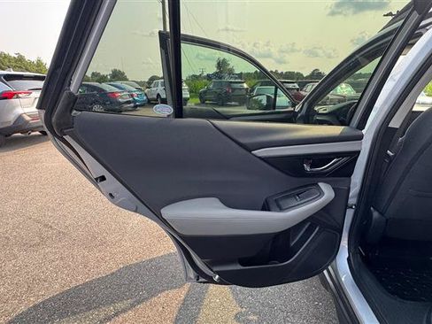 Used 2022 Subaru Outback Premium AWD/4WD image 36