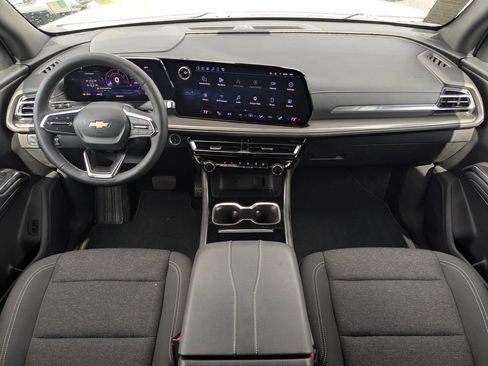 Used 2024 Chevrolet Traverse LS AWD/4WD image 21