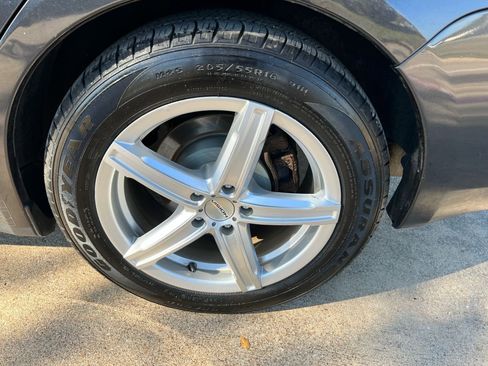 Used 2011 Subaru Impreza 2.5i image 9