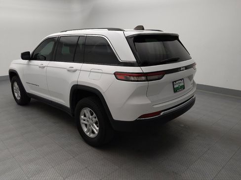 Used 2023 Jeep Grand Cherokee Laredo RWD image 5