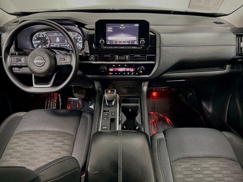 Used 2022 Nissan Pathfinder S FWD image 32