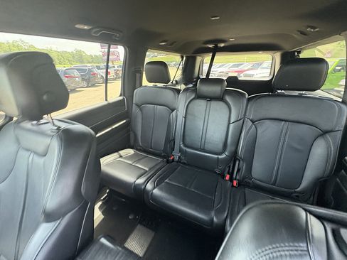 Used 2024 Jeep Wagoneer L Series II w/ Flexible Seating Group AWD/4WD image 33