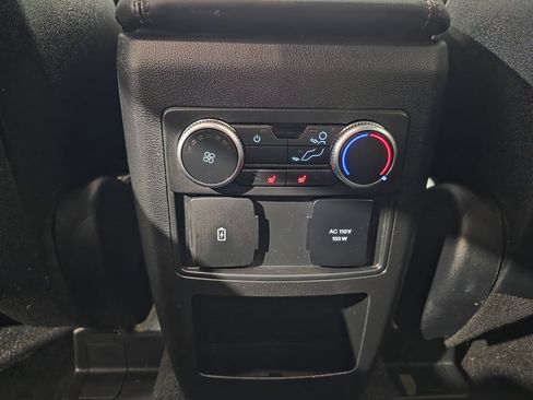 Used 2020 Ford Explorer Platinum image 40