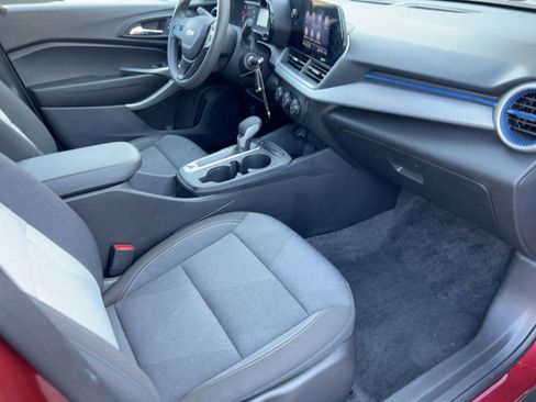 Certified 2024 Chevrolet Trax LS w/ LS Convenience Package image 31