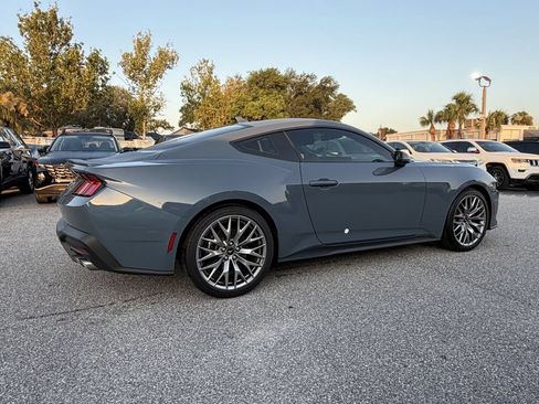 Used 2025 Ford Mustang Premium RWD image 5