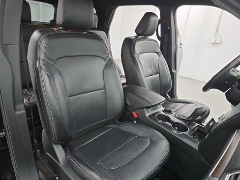 Used 2019 Ford Explorer Limited w/ Class III Trailer Tow Package image 10