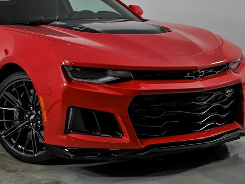 Used 2018 Chevrolet Camaro ZL1 RWD image 3