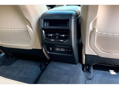 Certified 2025 Jeep Grand Cherokee Limited RWD image 12