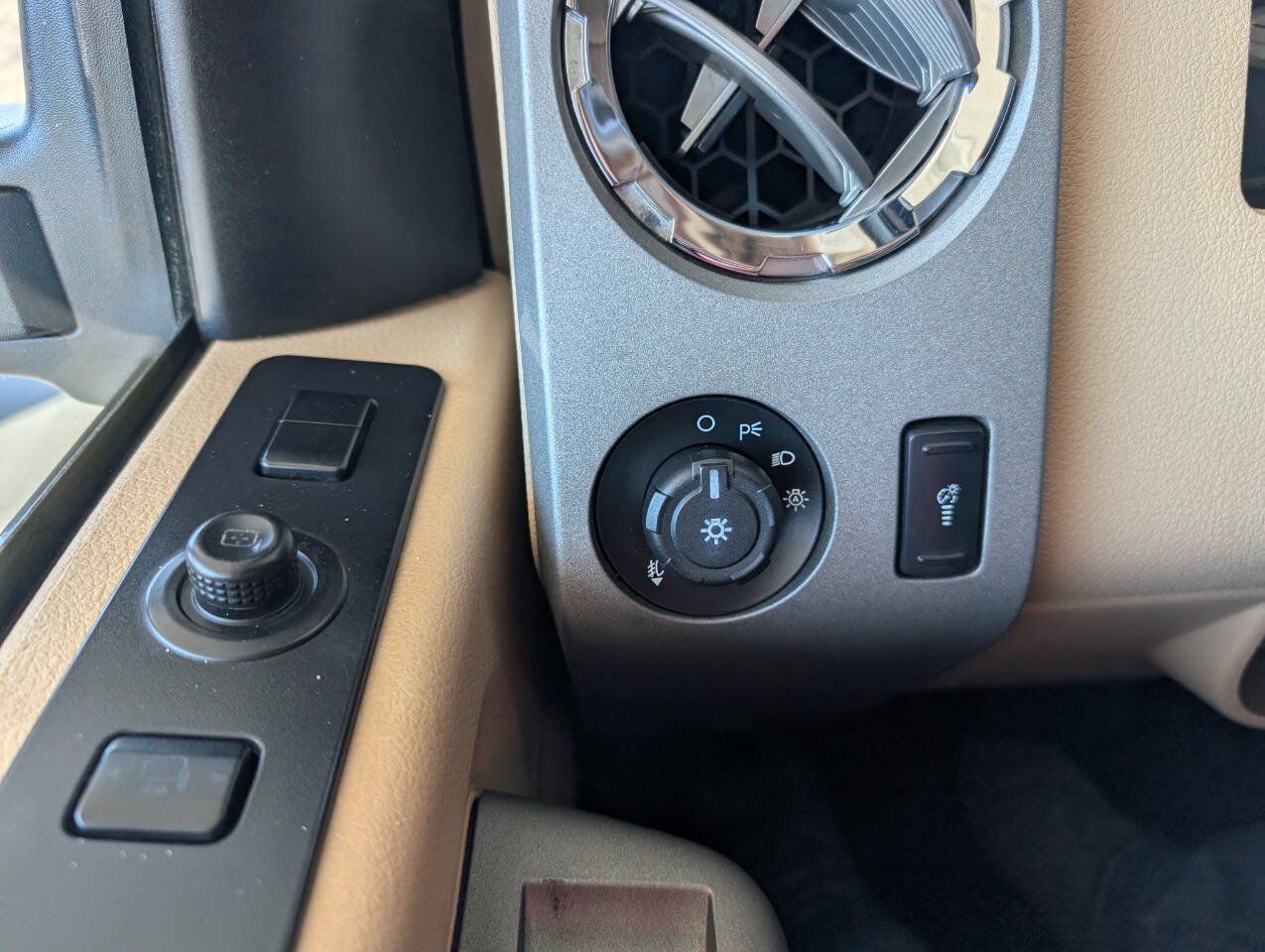 Used 2012 Ford F250 Lariat w/ Lariat Ultimate Pkg AWD/4WD image 19