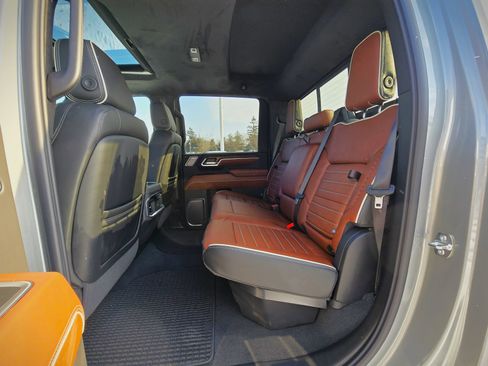 New 2026 GMC Sierra 2500 Denali Ultimate w/ LPO, Black Badging Package image 13