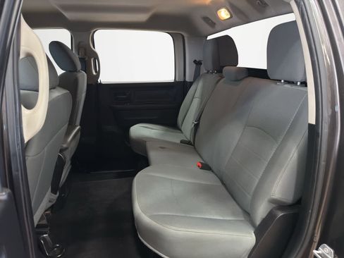 Used 2016 RAM 2500 Tradesman w/ Chrome Appearance Group image 25