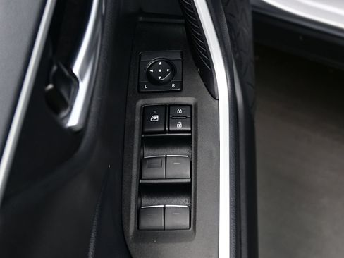 Used 2025 Toyota RAV4 XLE AWD/4WD image 10